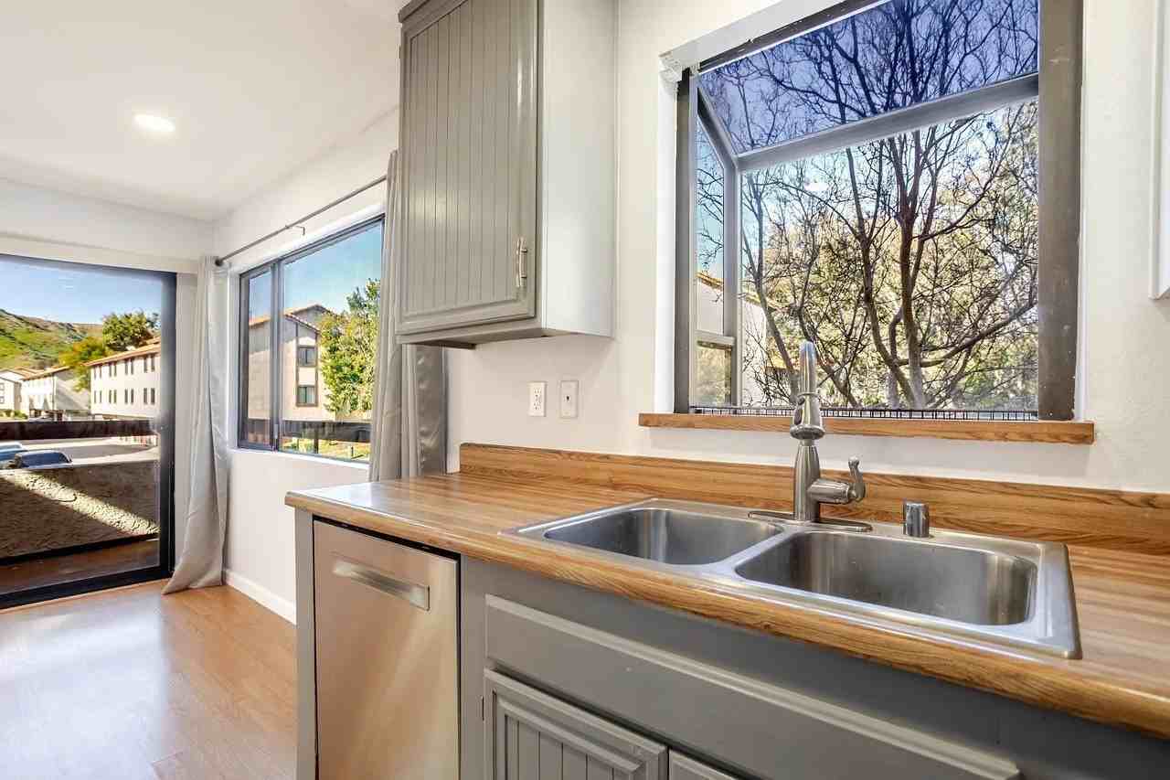 18015 Sundowner Way - Photo 5 of 16