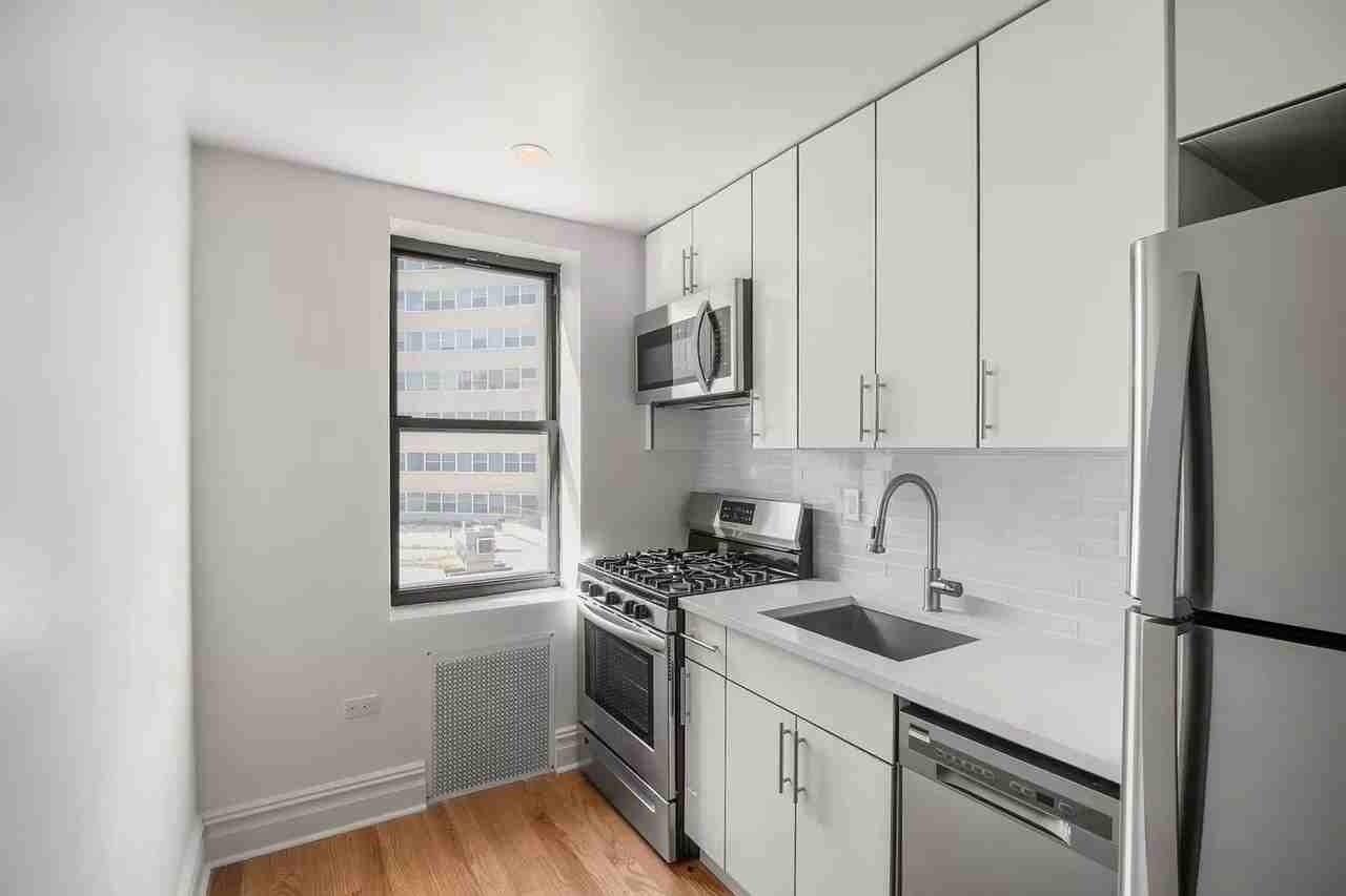 97-25 64th Ave #C19 - Photo 3 of 11