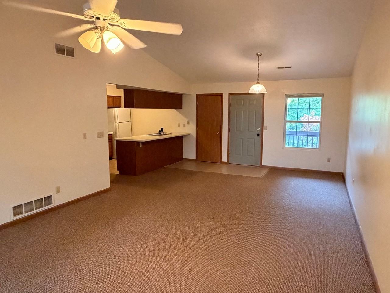 5467 Tall Pines Pkwy - Photo 3 of 12
