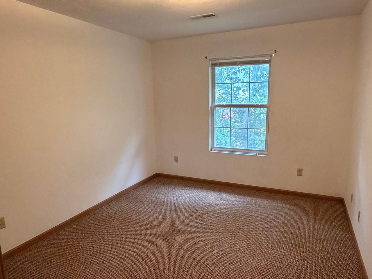 5467 Tall Pines Pkwy - Photo 6 of 12
