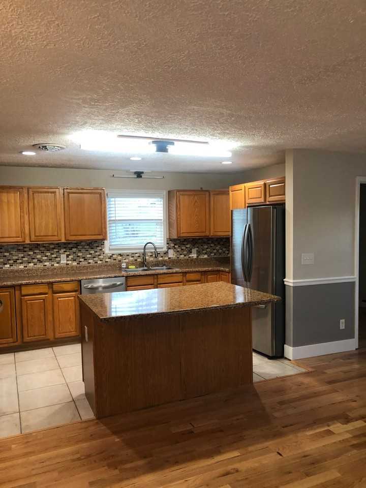 1908 N Hill Dr - Photo 7 of 18