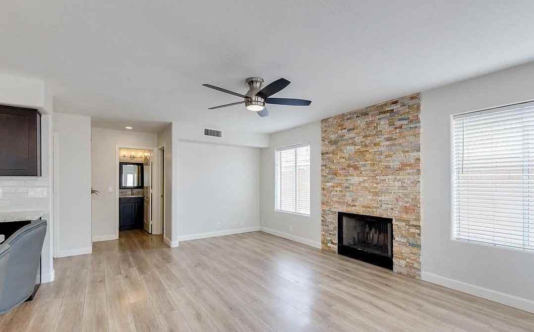 417 Autumn Lake Ct #3UC - Photo 5 of 5
