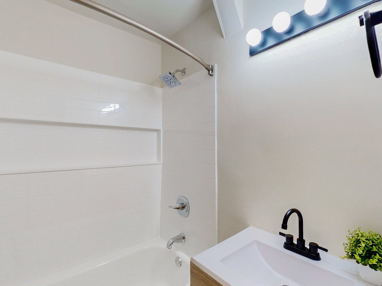 851 Mcdaniel St Sw - Photo 7 of 17
