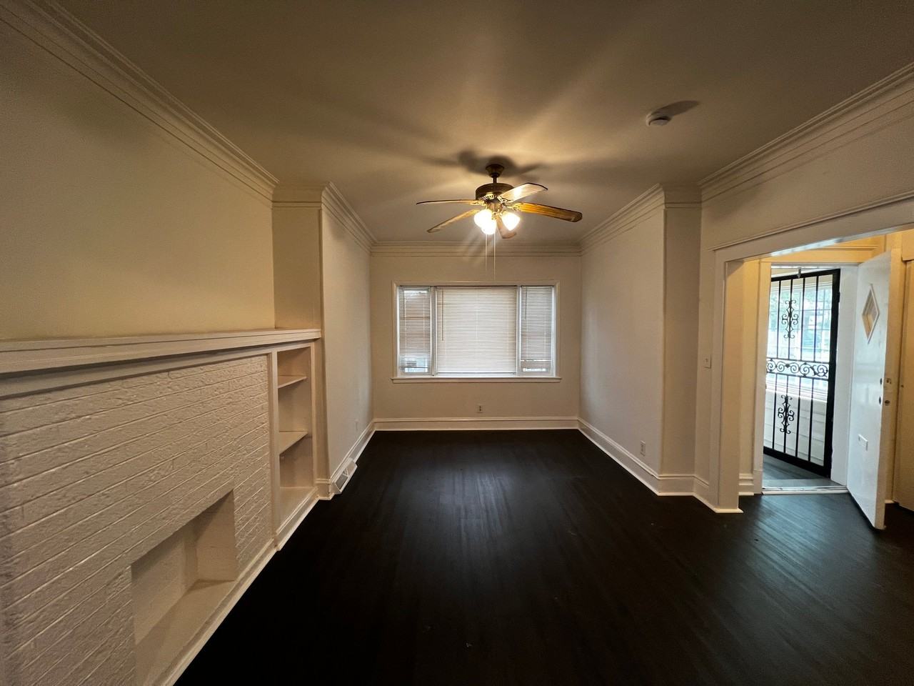 7726 S Champlain Ave - Photo 5 of 13