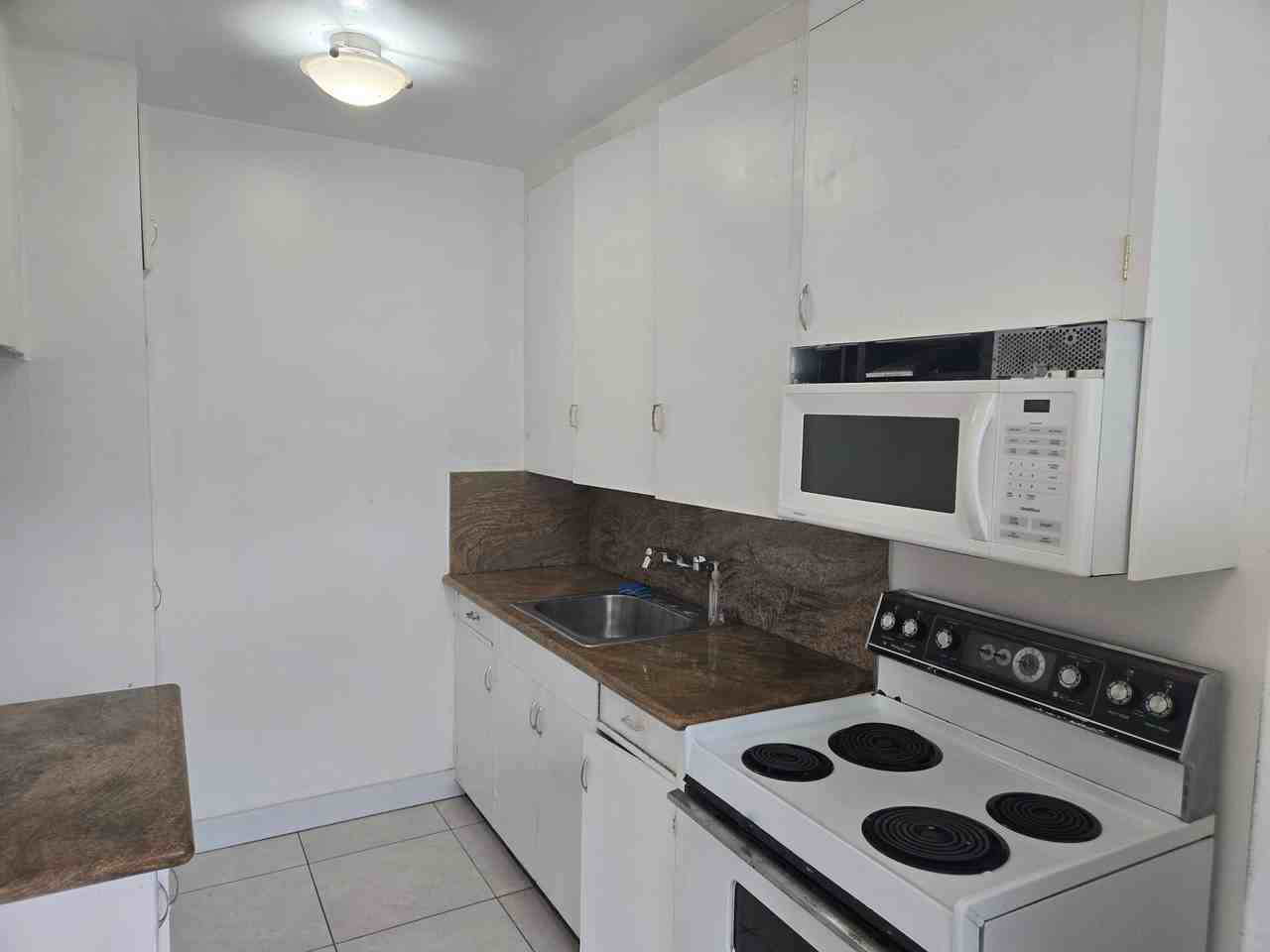 538 Kamoku St - Photo 2 of 8