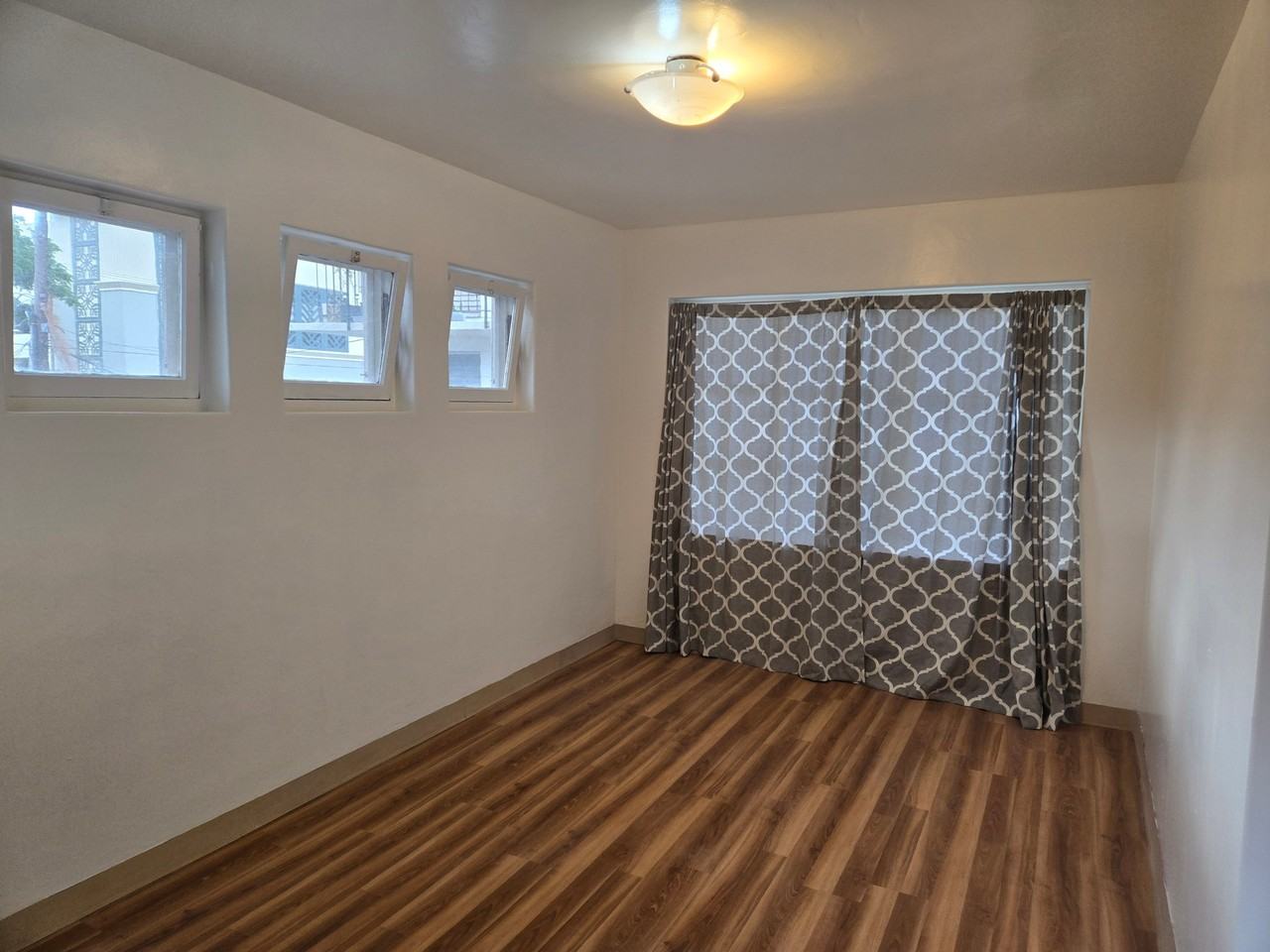 538 Kamoku St - Photo 6 of 8