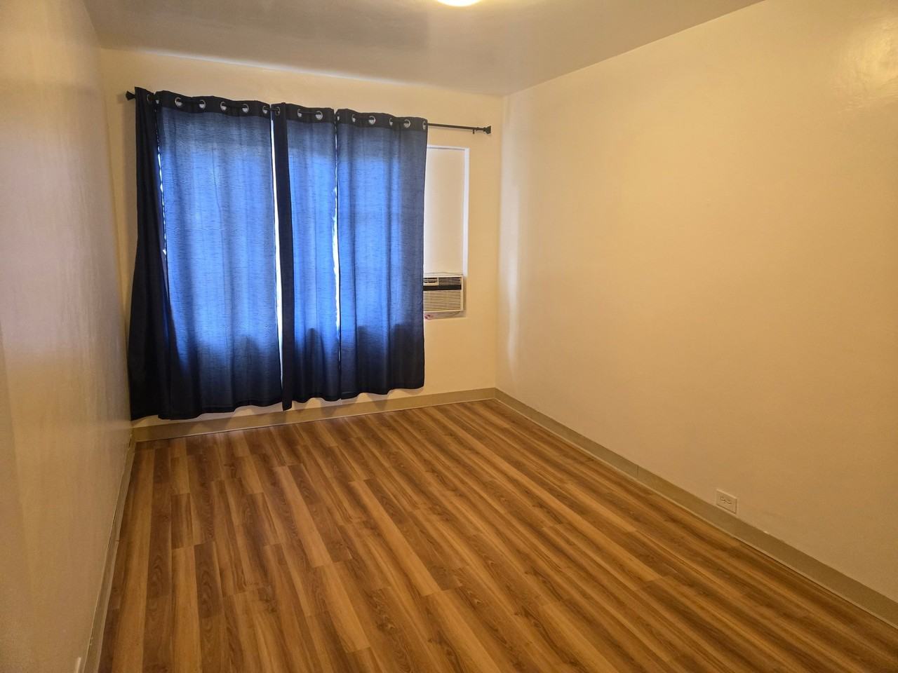 538 Kamoku St - Photo 7 of 8