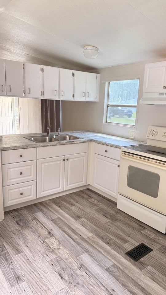 4512 Smith Rd - Photo 3 of 6