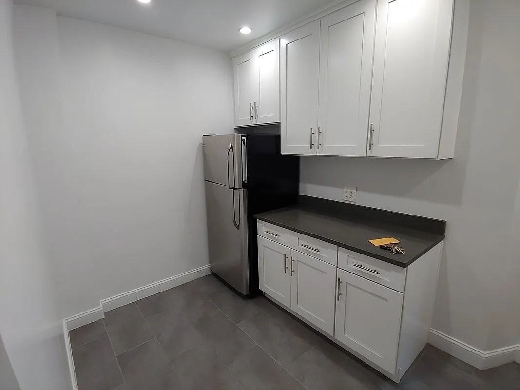 48-35 43rd St #5B - Photo 2 of 5