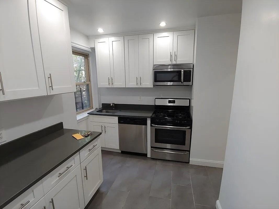 48-35 43rd St #5B - Photo 3 of 5