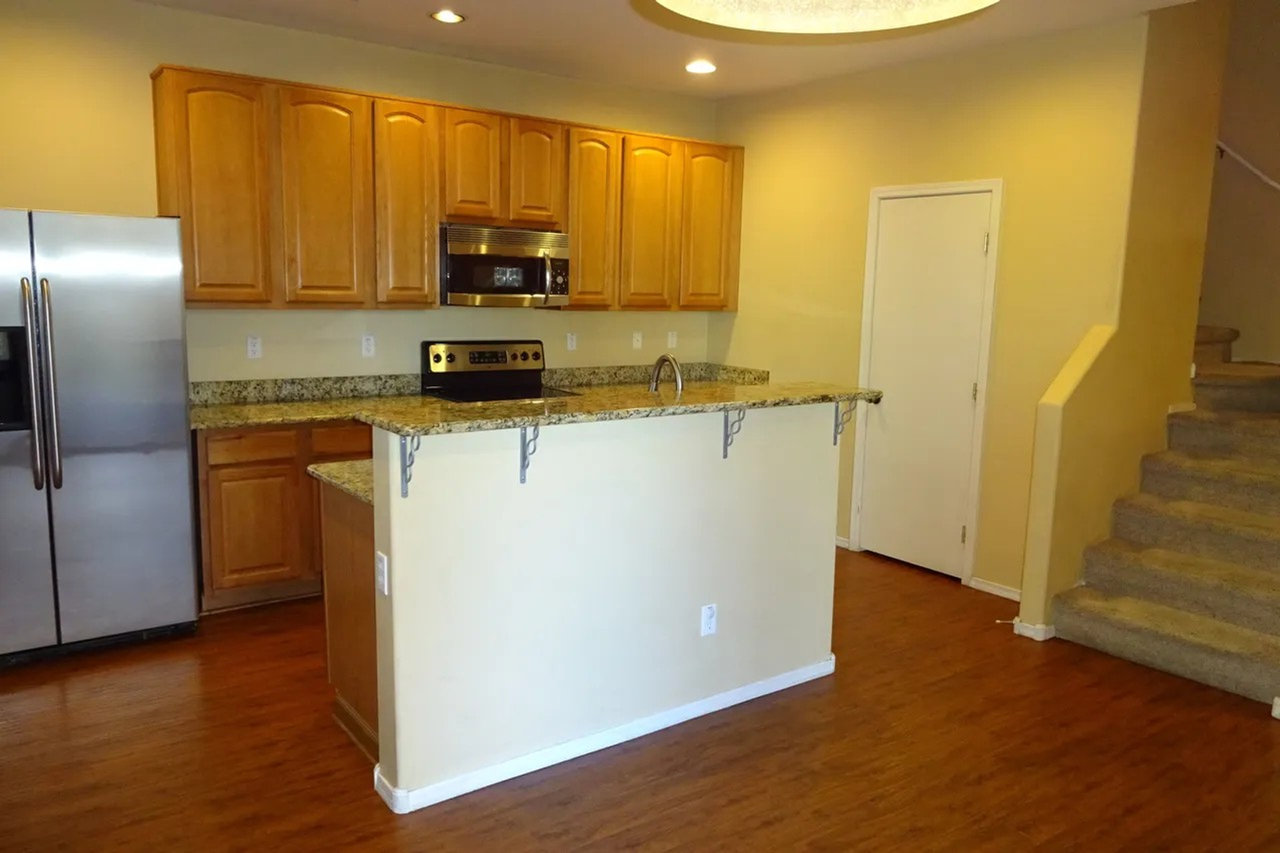 2475 S Sailors Ct - Photo 5 of 17
