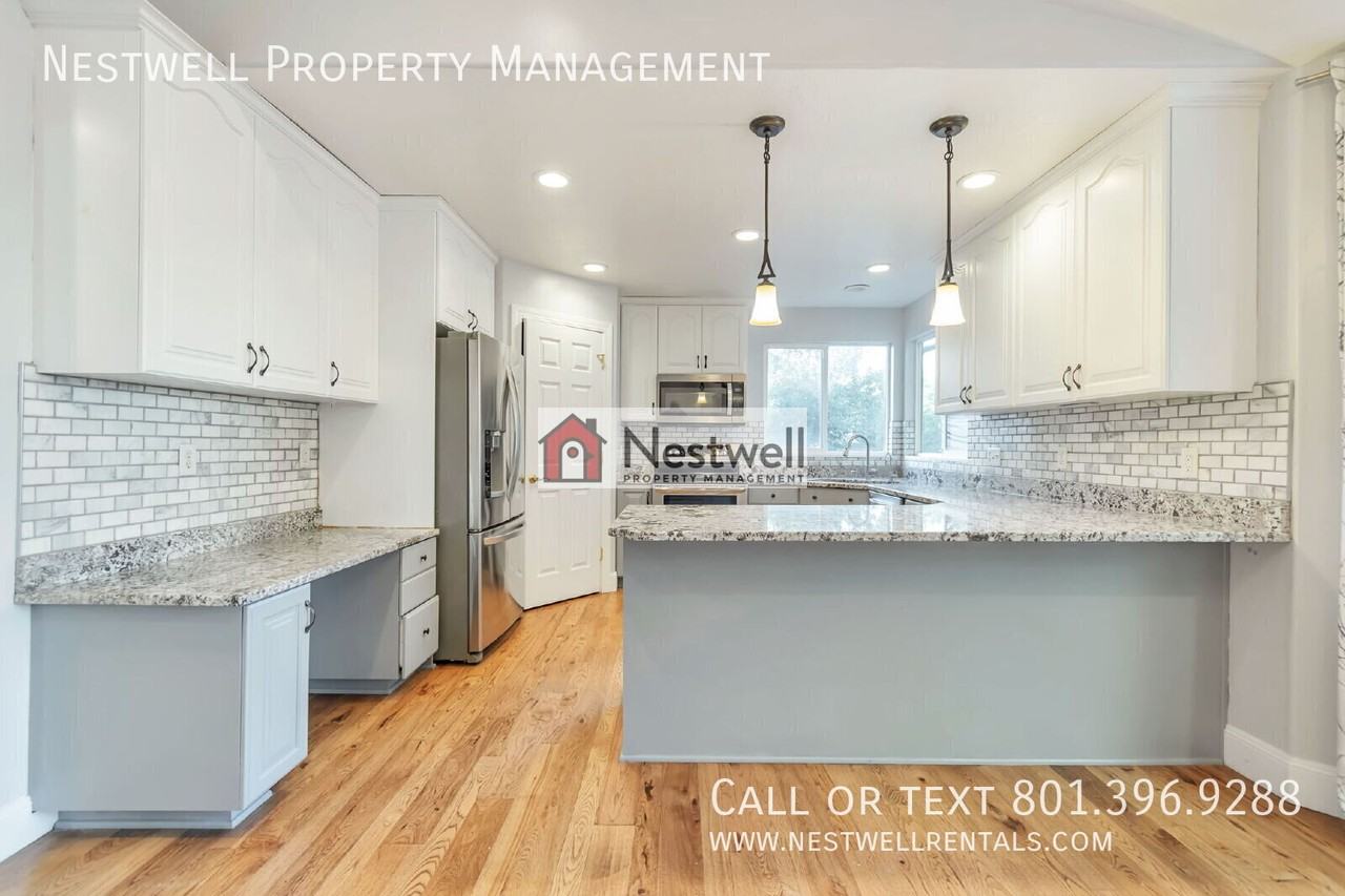 4623 W Barnsley Ln - Photo 4 of 44