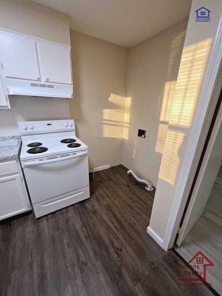 1617 Jefferson St - Photo 6 of 21
