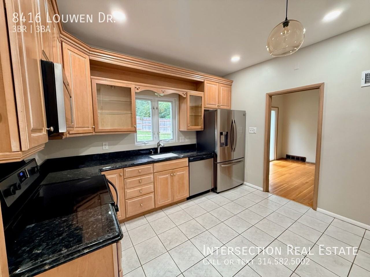 8416 Louwen Dr - Photo 6 of 39