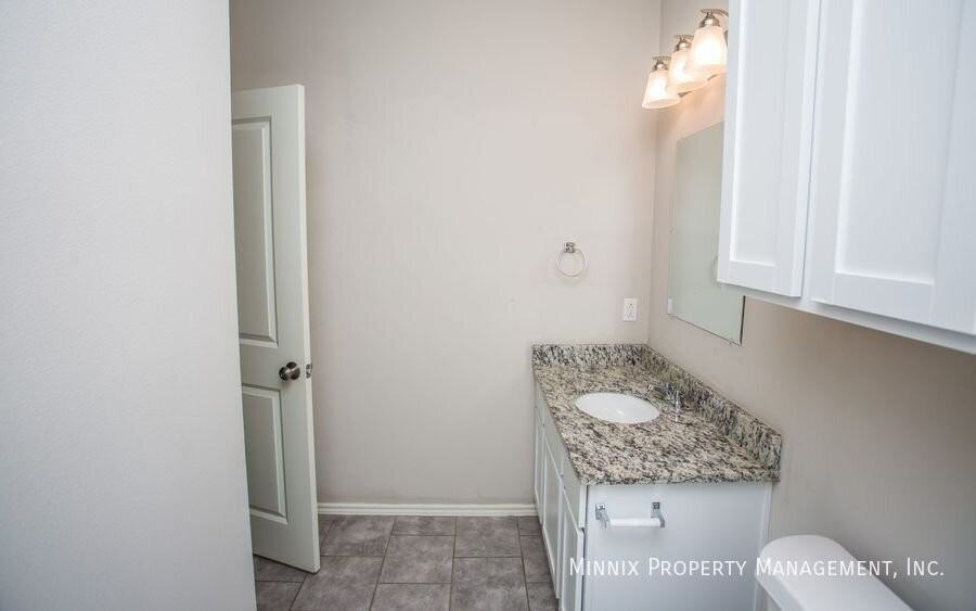 1713 102nd St #A - Photo 6 of 32
