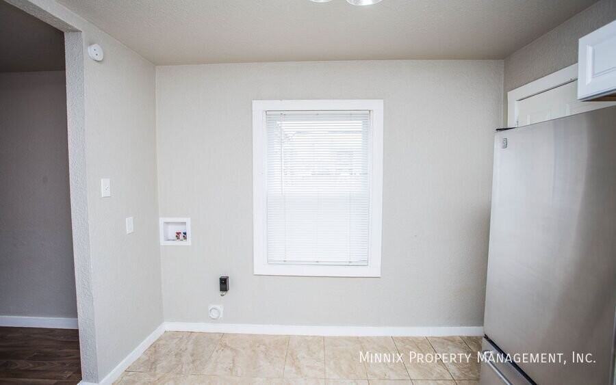 4616 33rd St - Photo 4 of 24
