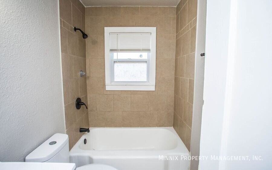4616 33rd St - Photo 6 of 24