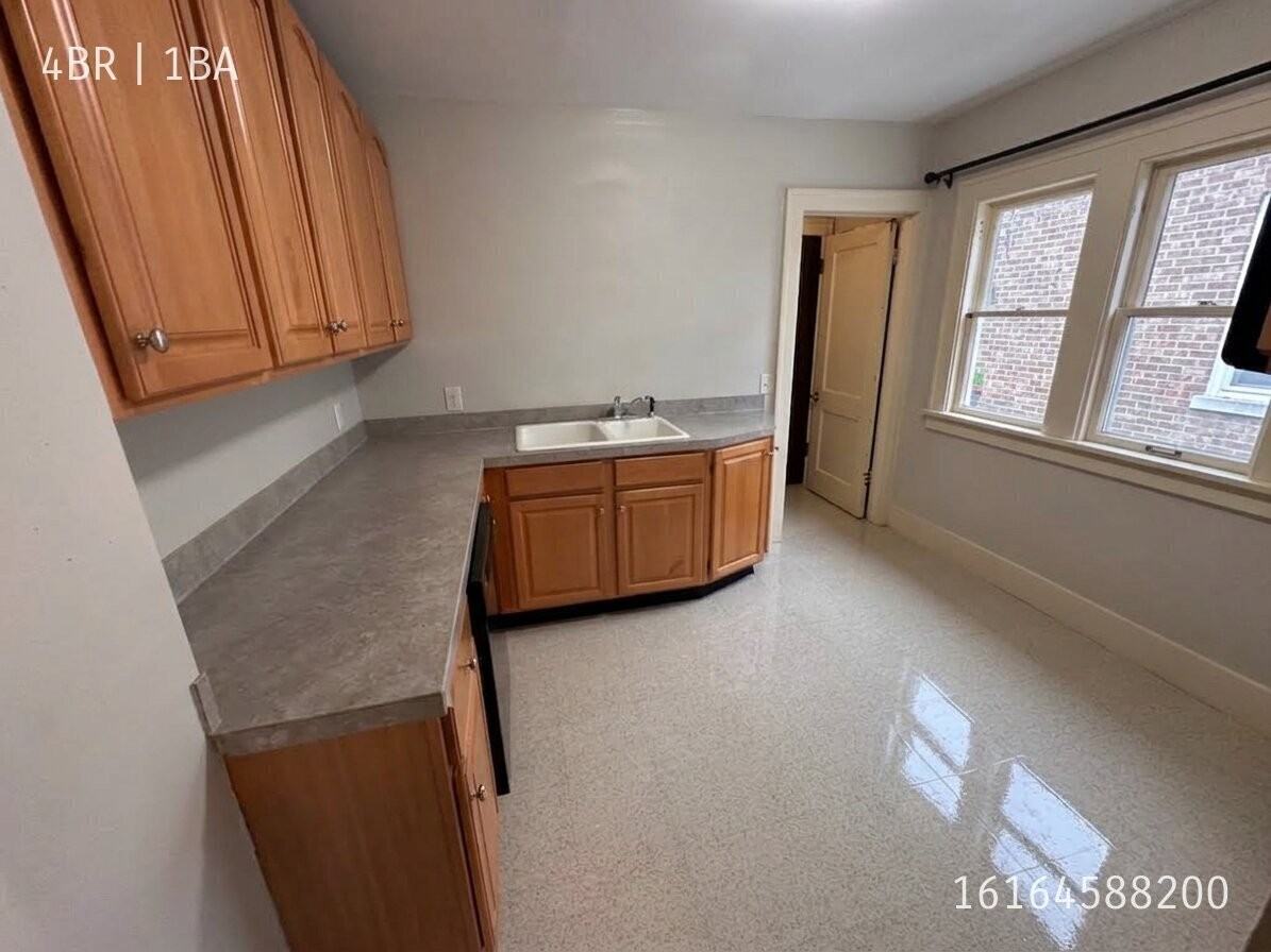 130 Corinne St Sw - Photo 4 of 13