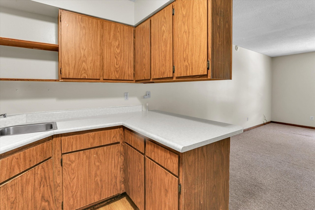 253 Keystone Drive - Photo 4 of 50