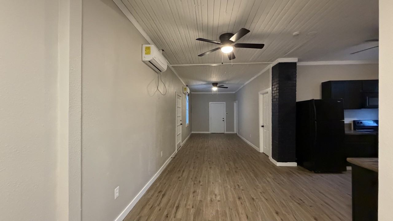 1401 Monterey Street - Photo 5 of 15