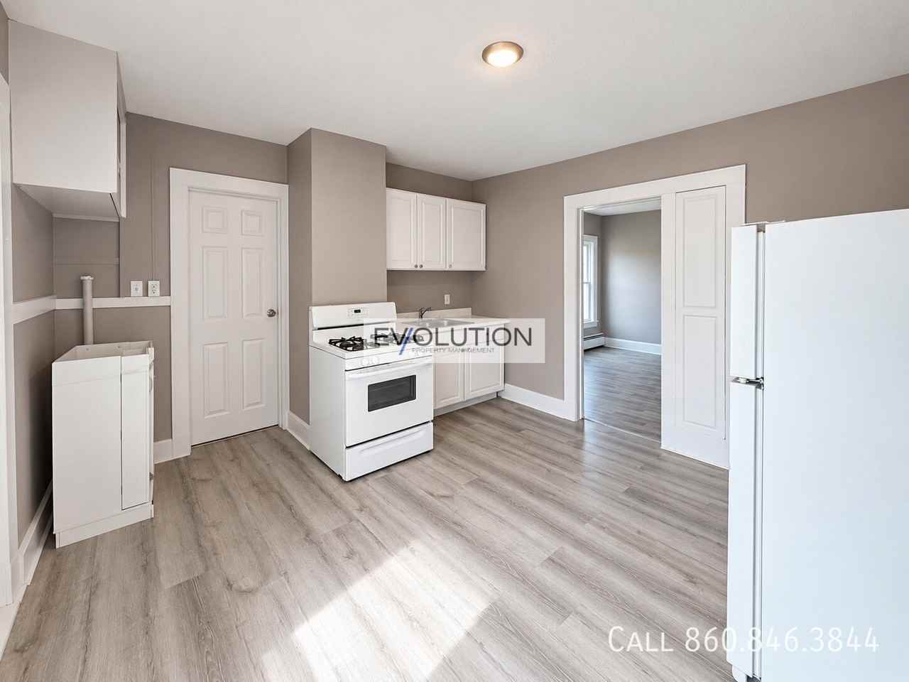 46 Green St Apt 2b - Photo 2 of 16