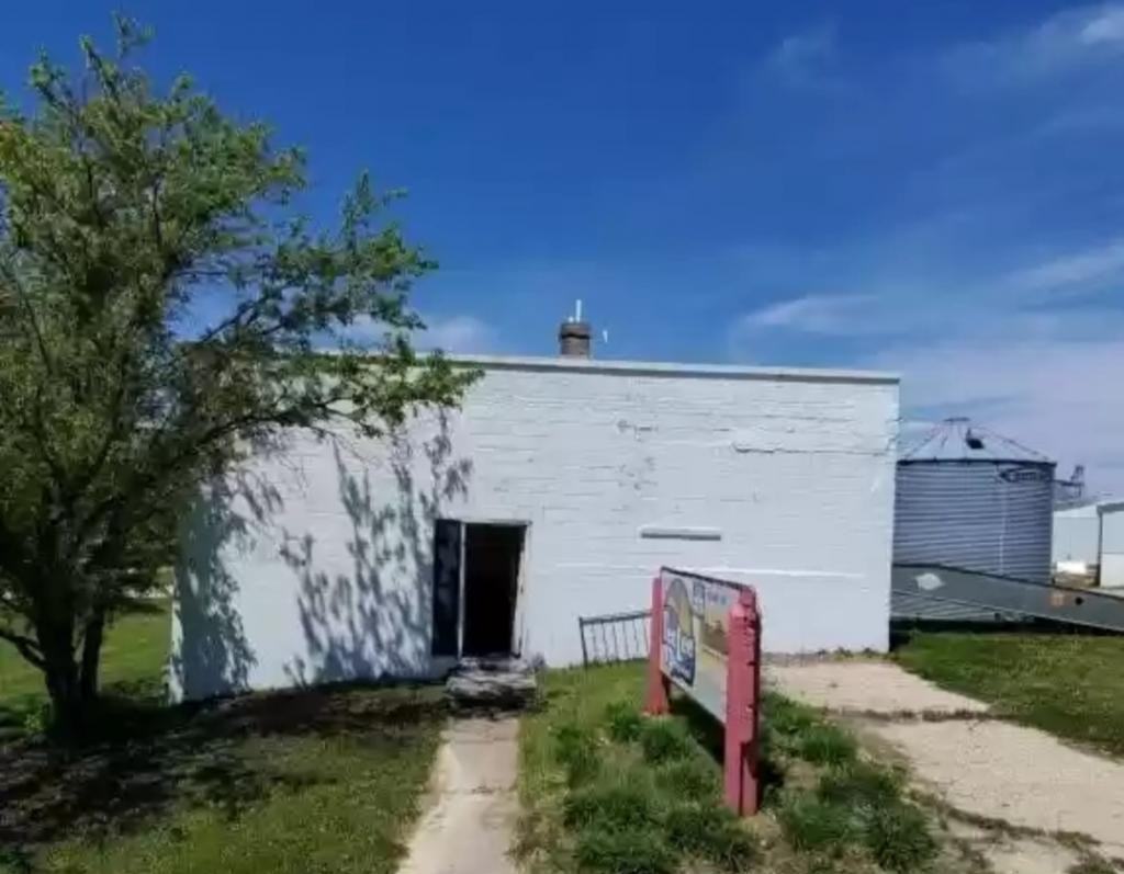 110 W Market St - Photo 3 of 11