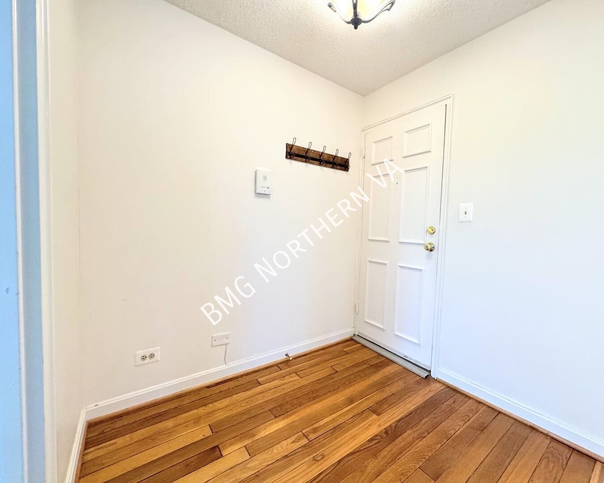 108 N George Mason Dr #108-2 - Photo 3 of 26
