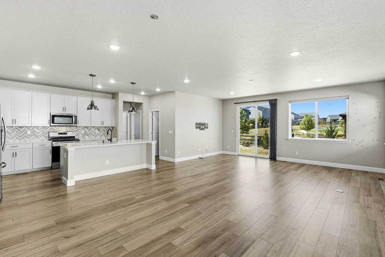 13541 Waterthrush Street - Photo 4 of 33
