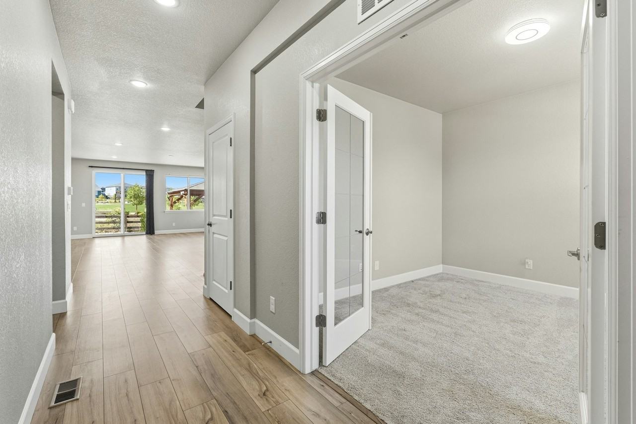 13541 Waterthrush Street - Photo 5 of 33