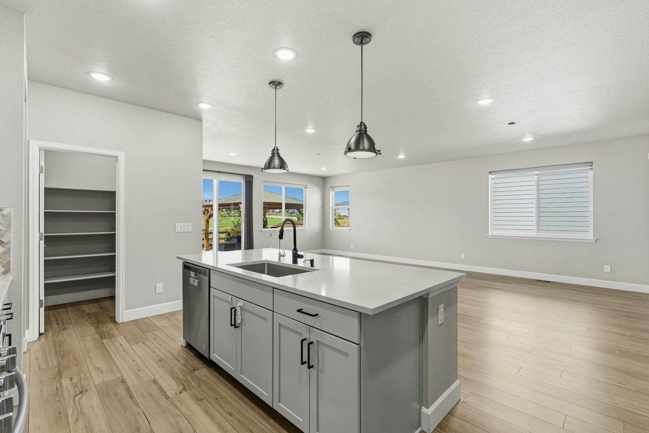 13541 Waterthrush Street - Photo 7 of 33