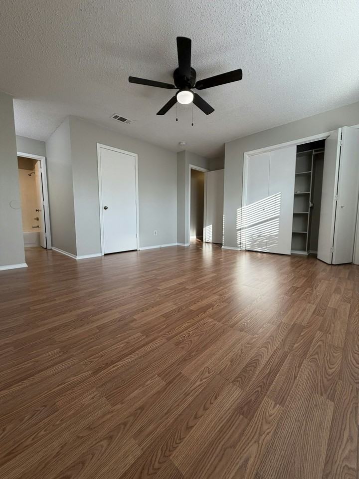 818 Betty Court, Unit B - Photo 2 of 15