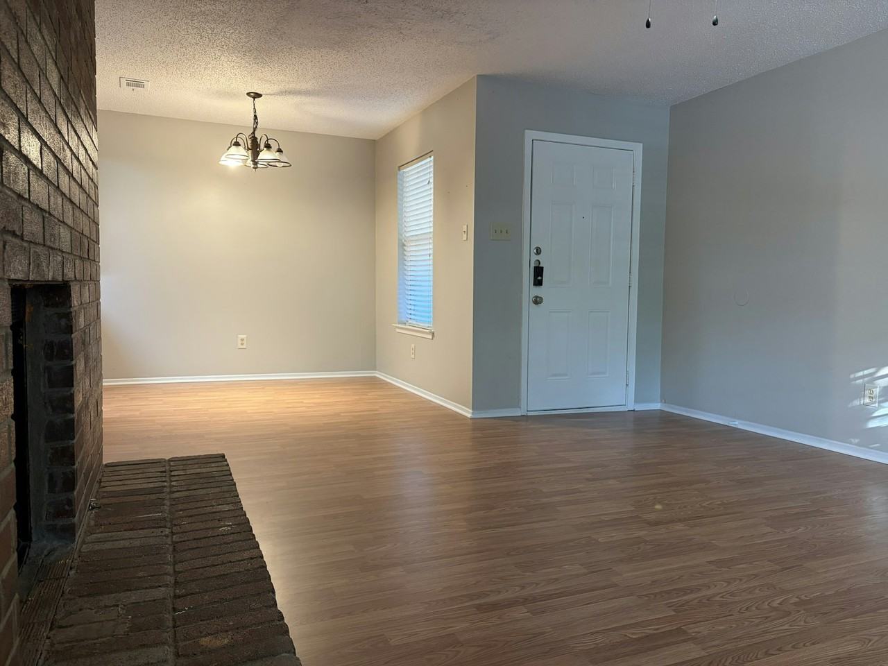 818 Betty Court, Unit B - Photo 4 of 15