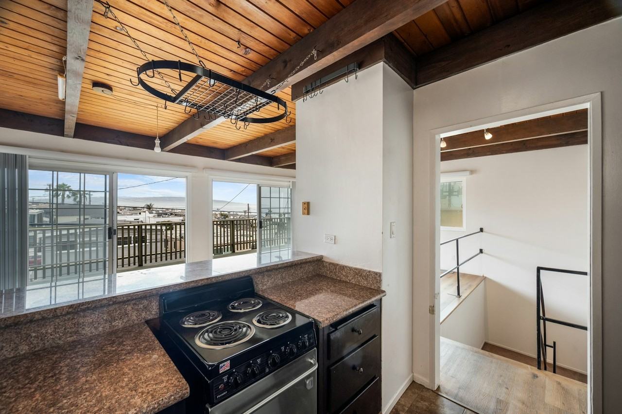 232 33rd Street - Photo 7 of 21