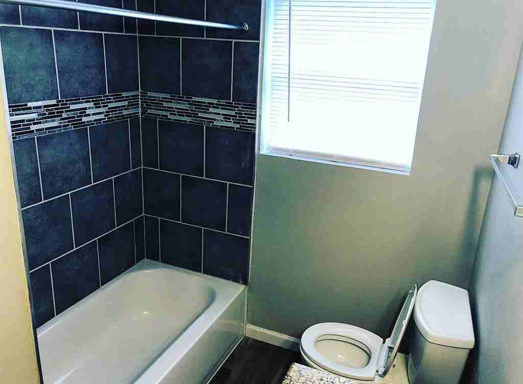 3700 Pine Manor  Ln - Photo 5 of 12