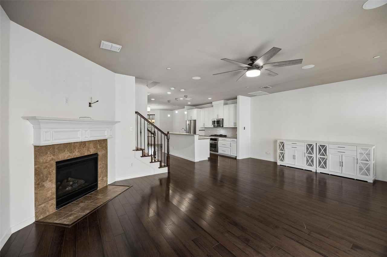 3895 Asbury Ln #1 - Photo 2 of 2