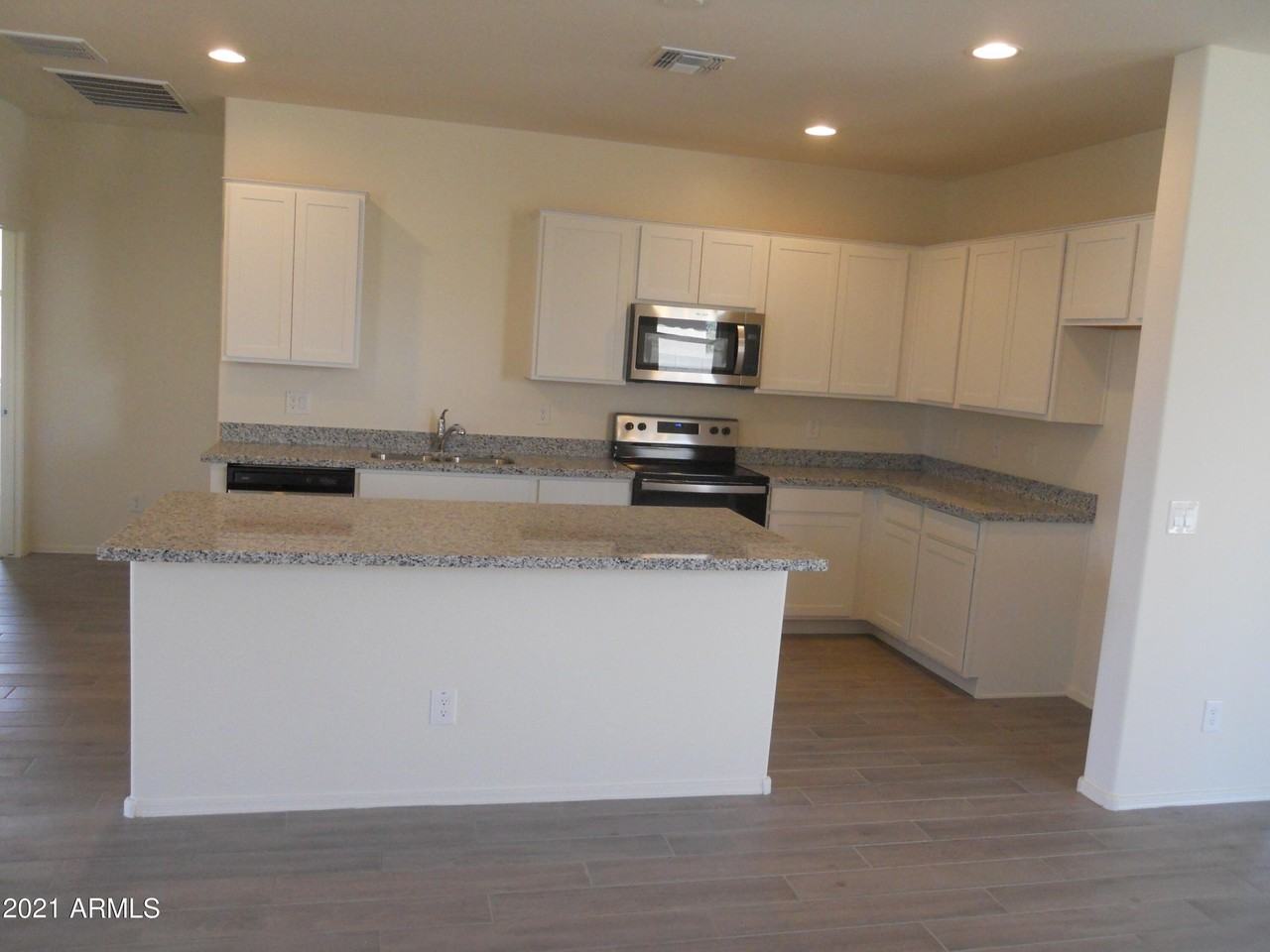 17728 W Jessie Ln - Photo 4 of 14