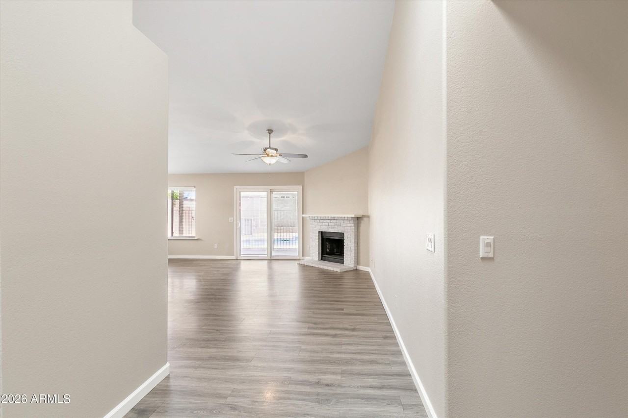 17857 N 85th Ln - Photo 7 of 48