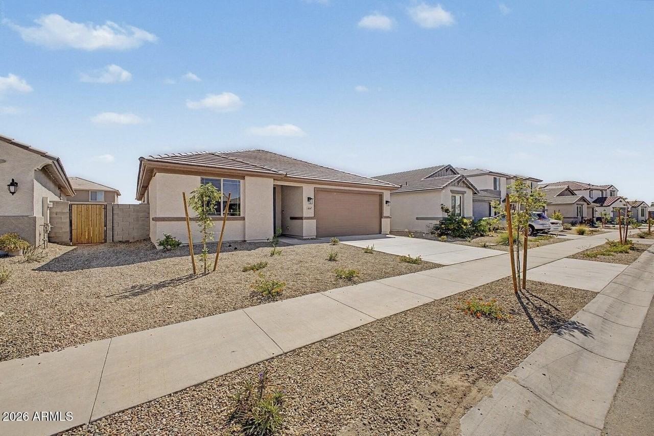 18347 W Villa Chula Ln - Photo 3 of 38