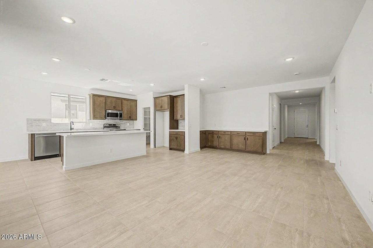18347 W Villa Chula Ln - Photo 5 of 38