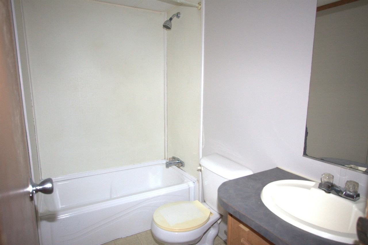 1036 N Main St - Photo 6 of 8