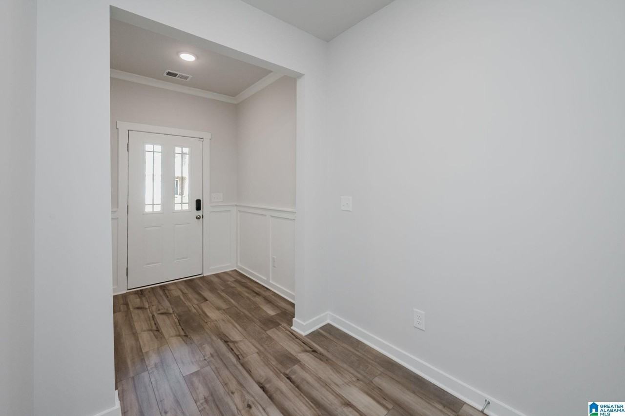 501 Polo Way - Photo 2 of 47