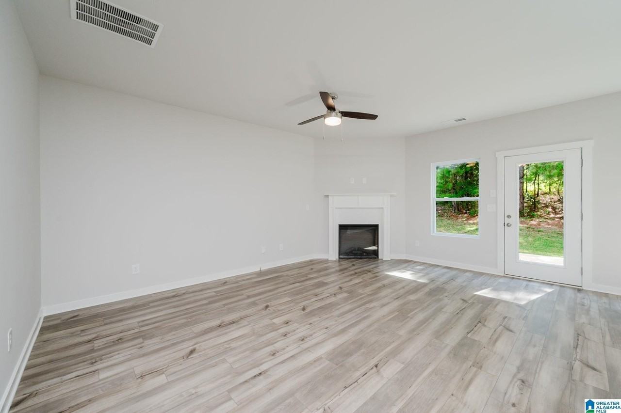 501 Polo Way - Photo 3 of 47