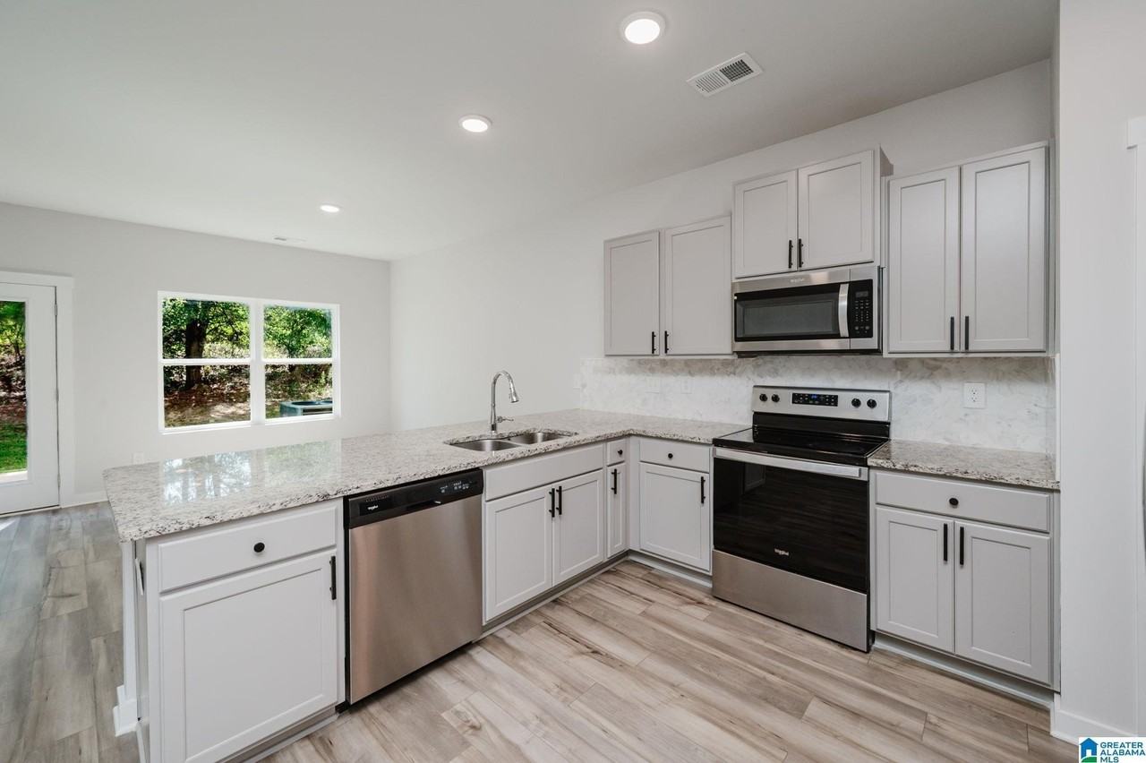 501 Polo Way - Photo 4 of 47