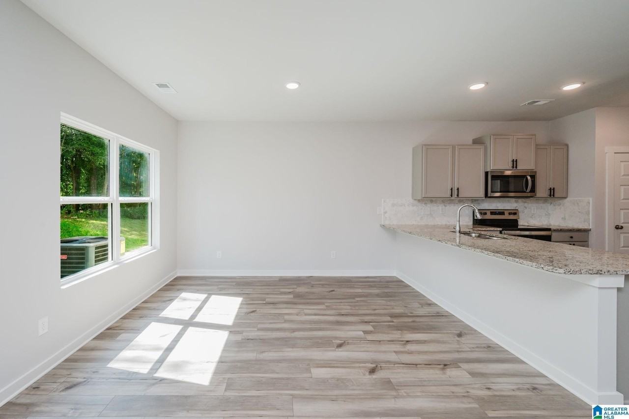 501 Polo Way - Photo 5 of 47