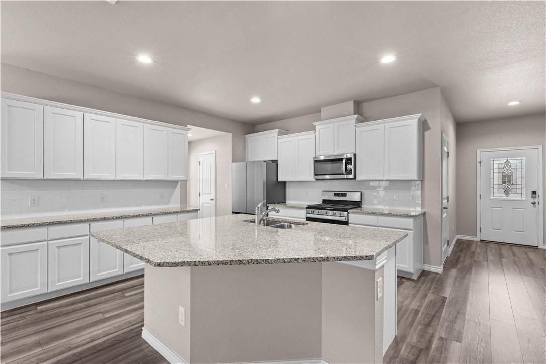 7218 Tristan Dr - Photo 4 of 24