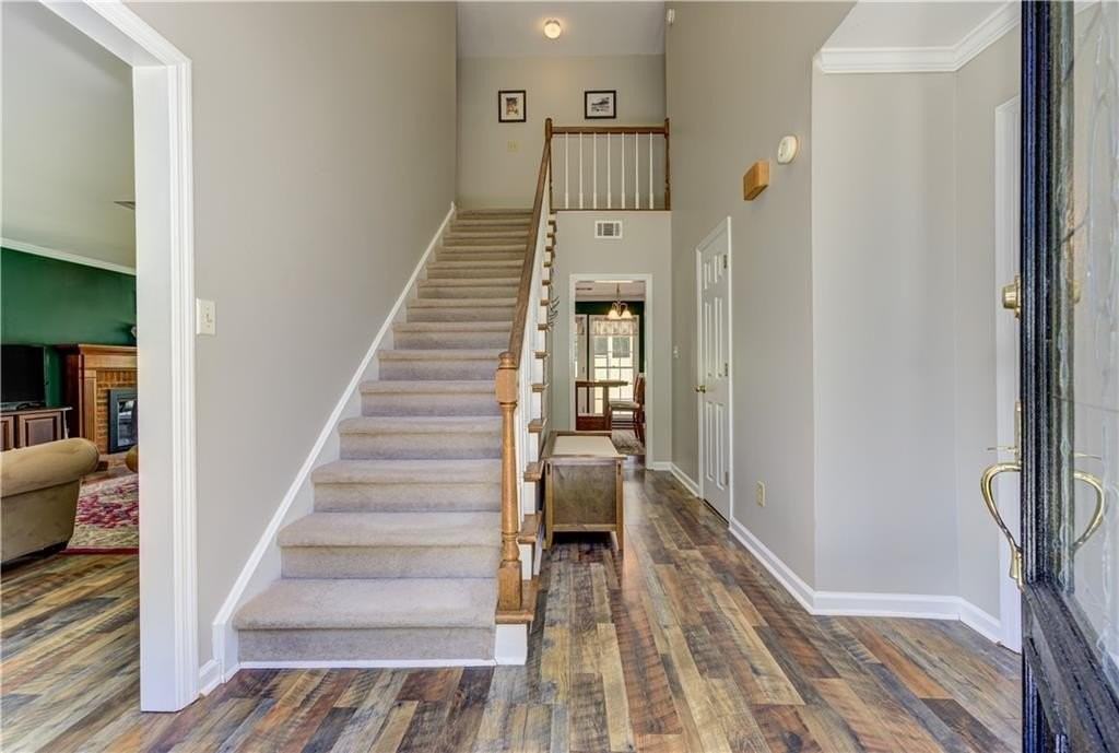 6310 Black Oak Dr - Photo 4 of 41