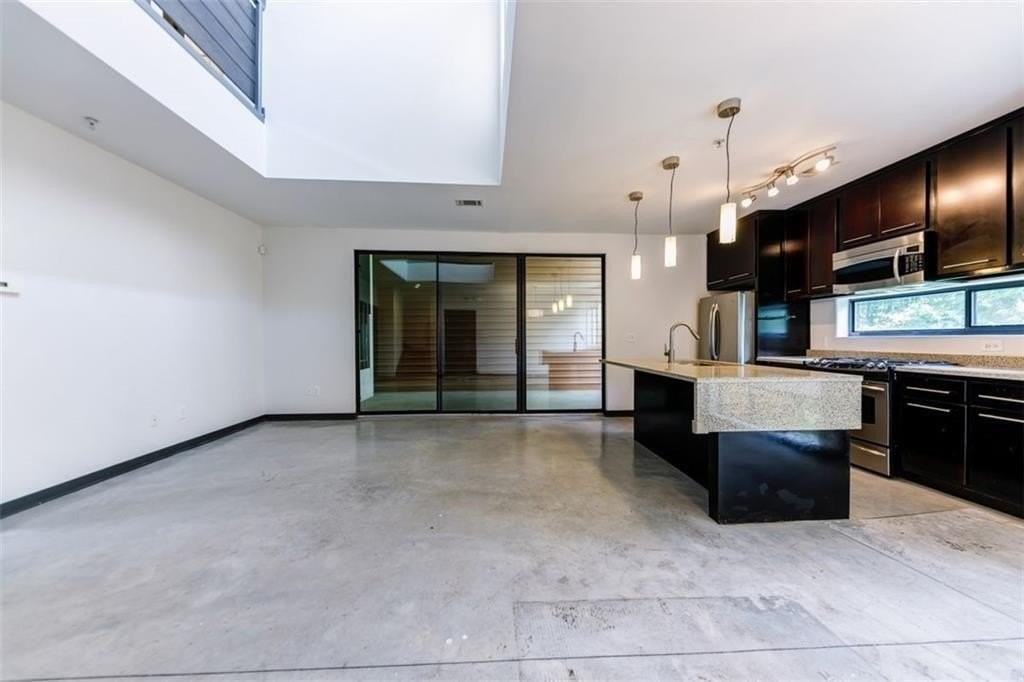 972 Dekalb Ave Ne #205 - Photo 4 of 48