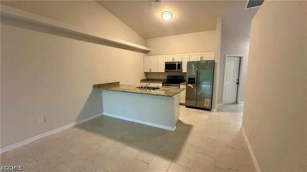 526 Ne 25th Ave - Photo 3 of 23