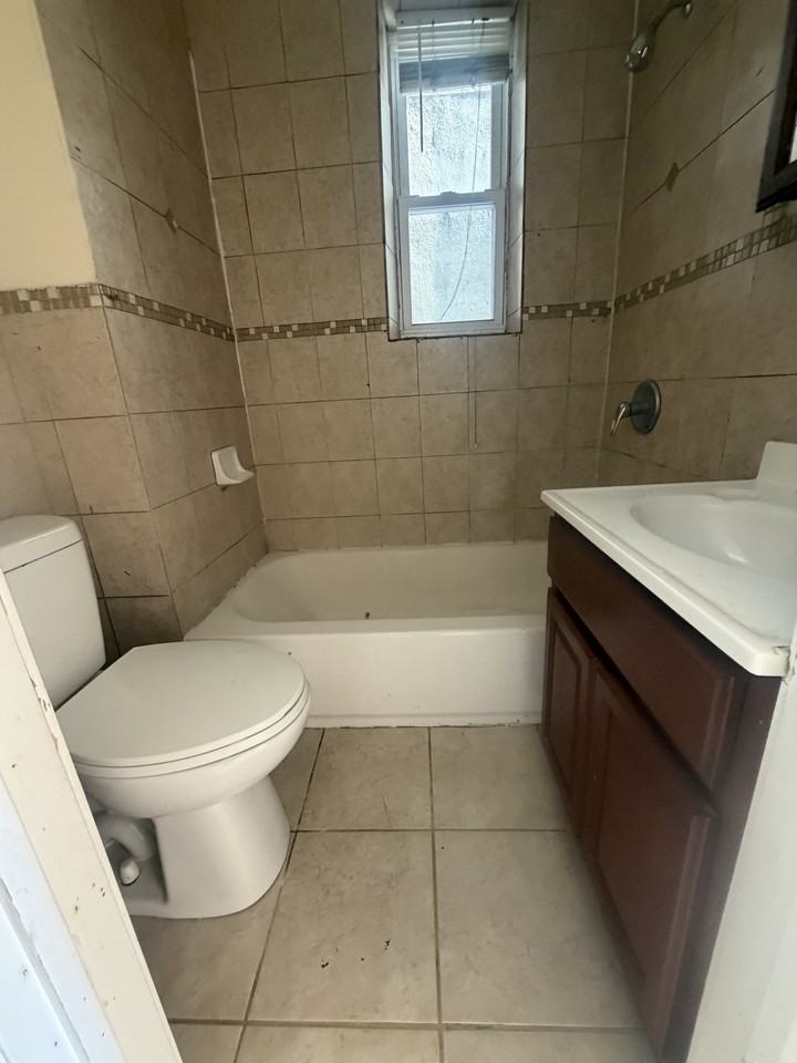 330 50th St #34 - Photo 5 of 6