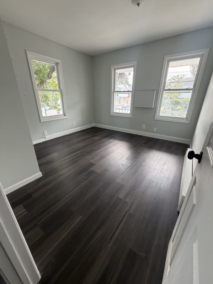 423 E 1st Ave #1 - Photo 6 of 14